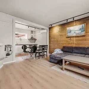  Holiday home Dinbnb Homes I 4-bedroom Historical House In Romantic Surroundings