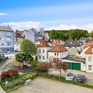  Apartment Behind Bryggen - Renovated - Budget Friendly
