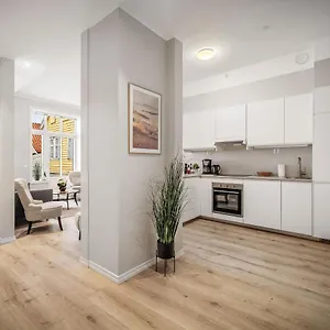  Apartment Corner